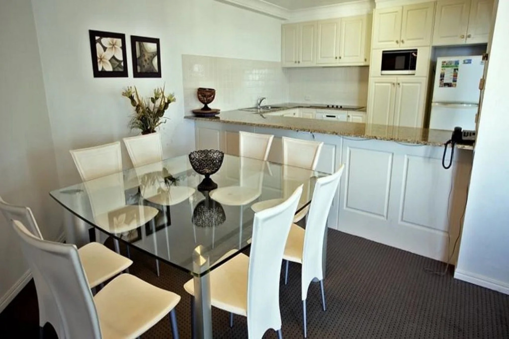 Aegean Apartments Surfers Paradise