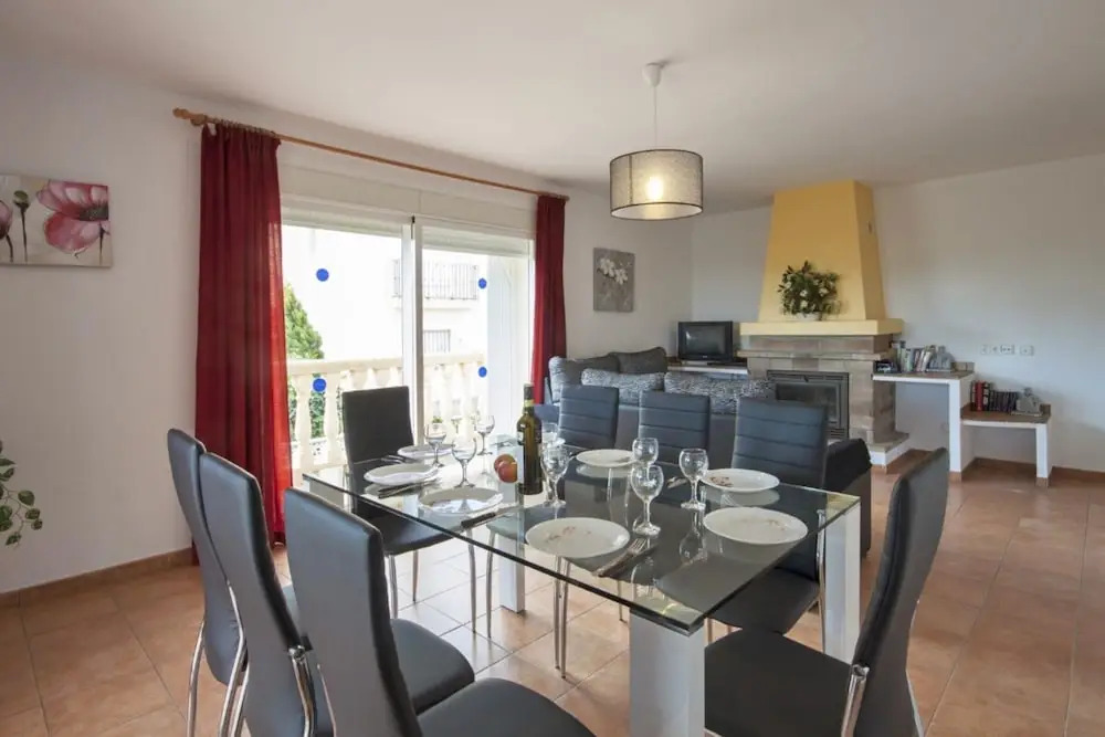 Villa - 4 Bedrooms with Pool and WiFi - 105014