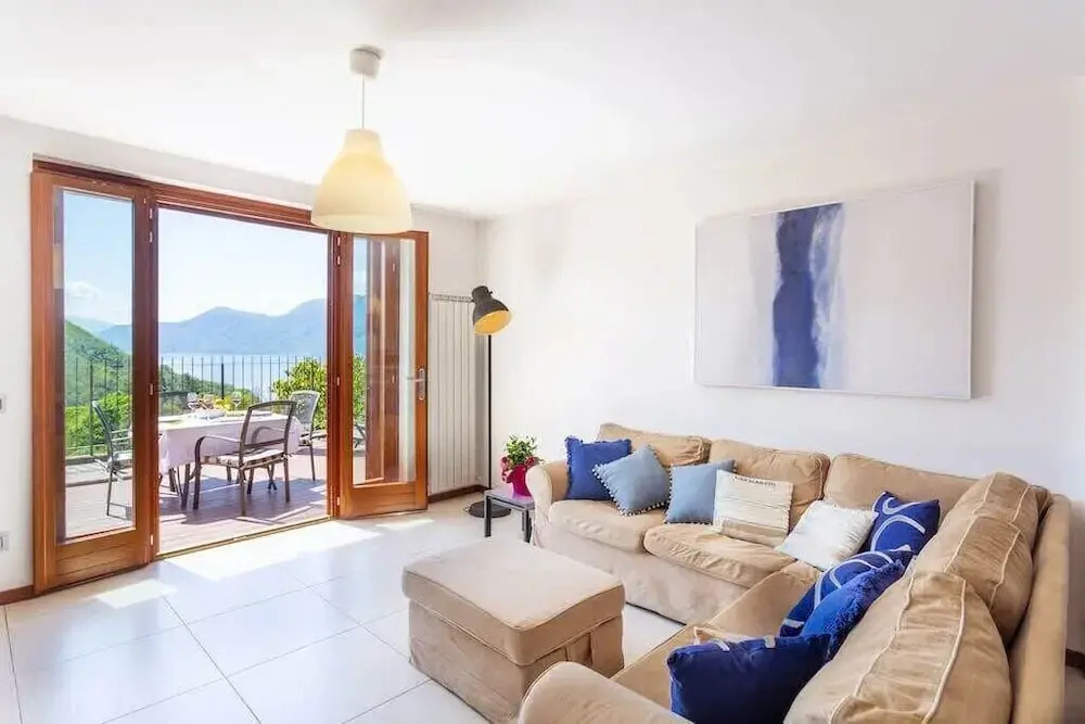 Dumenza Villas