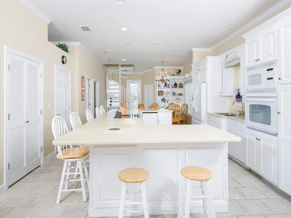 USA 2 - 5 Br Home