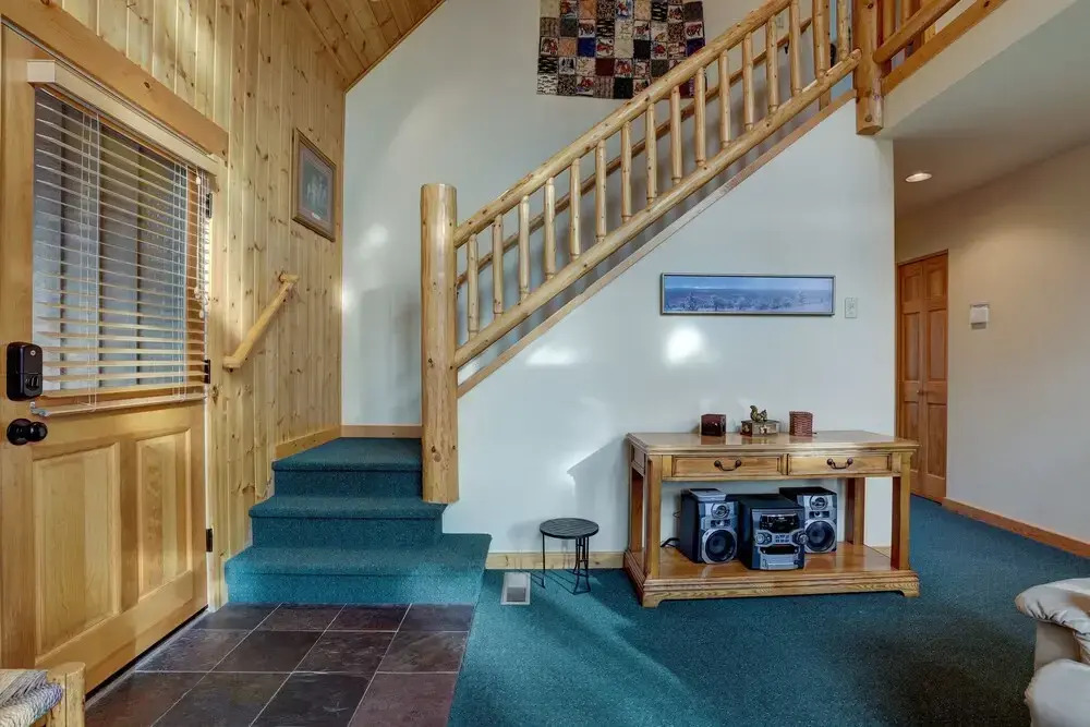 Forest Ridge 2 Bedroom Home by RedAwning