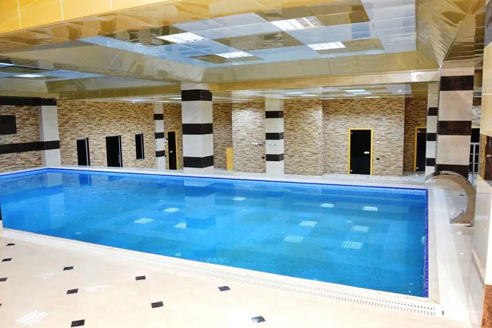 Deluxe Hotel