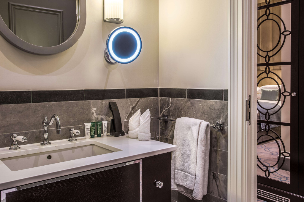 Courthouse Hotel London