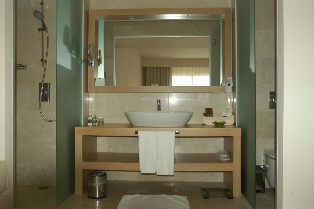 Lvzz Hotel