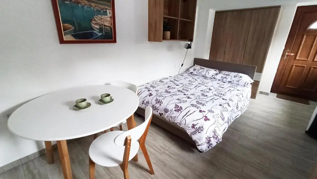 Apartma Montemoro