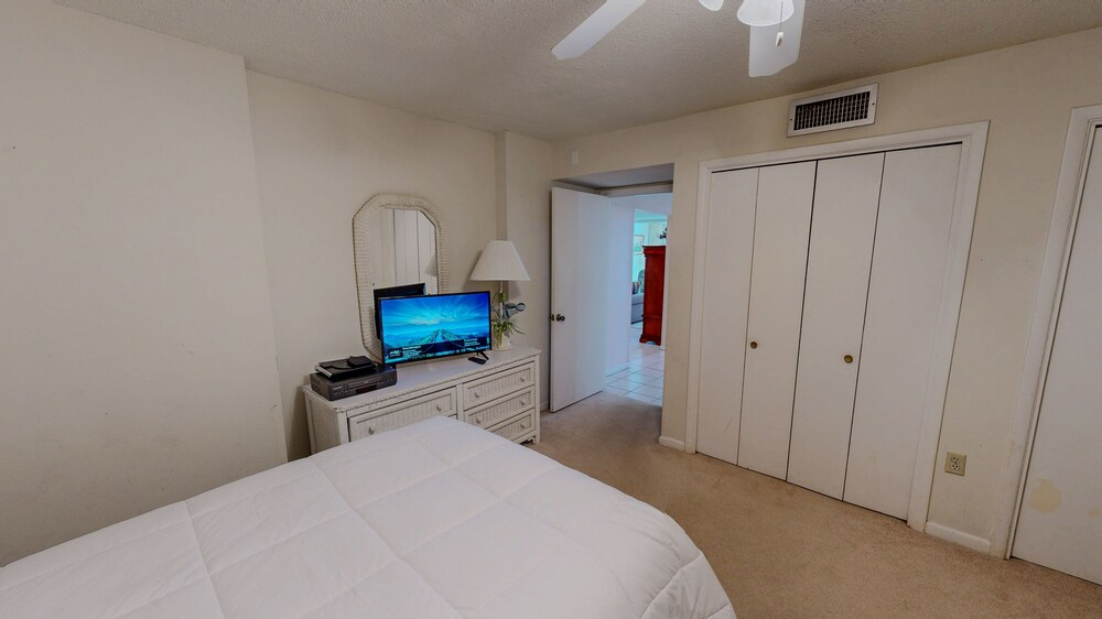 Shoreline Towers 3053 2 Bedroom Condo