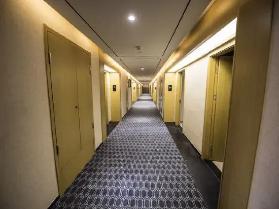Lan'o Shangpin Hotel Xiangshuihua  Never Sleeping City