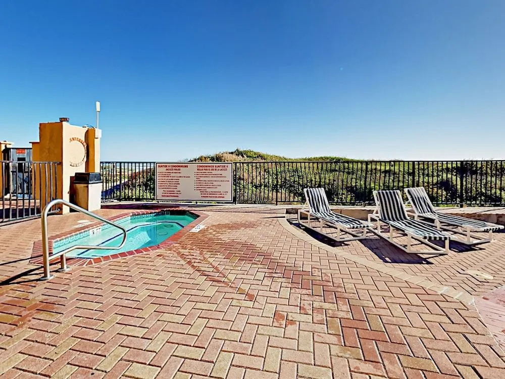 4400 Gulf Blvd Condo Unit 106