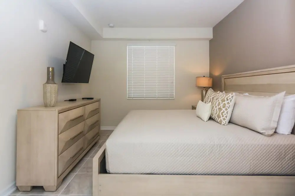 Fabulous Apartment with balcony at Storey Lake 272977