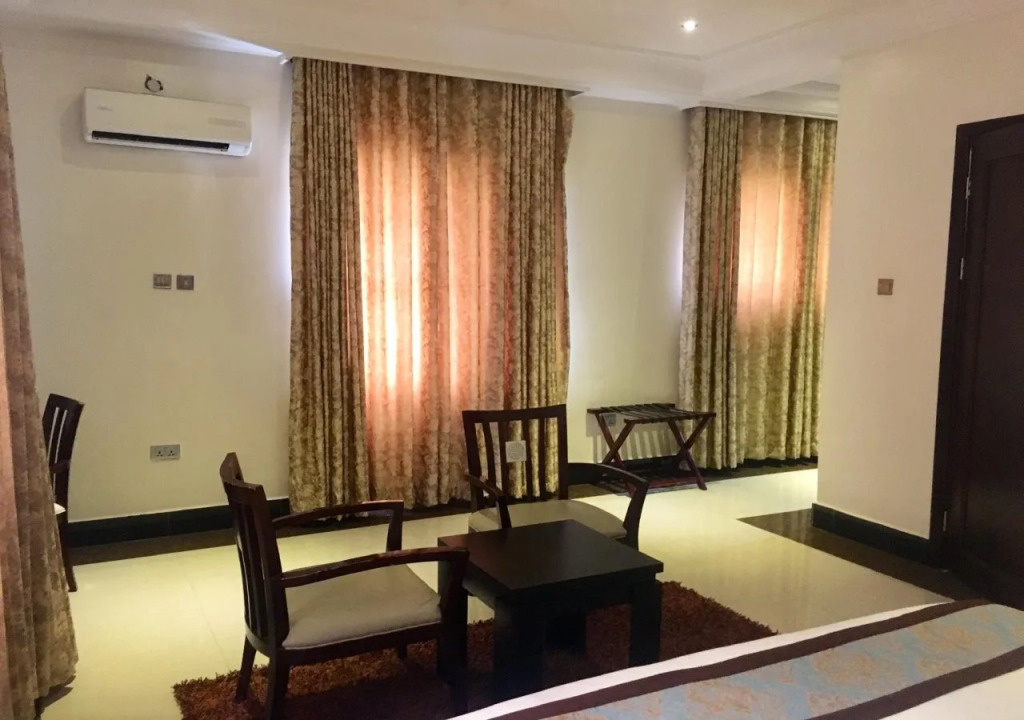 Grandbee Apartment and Residence