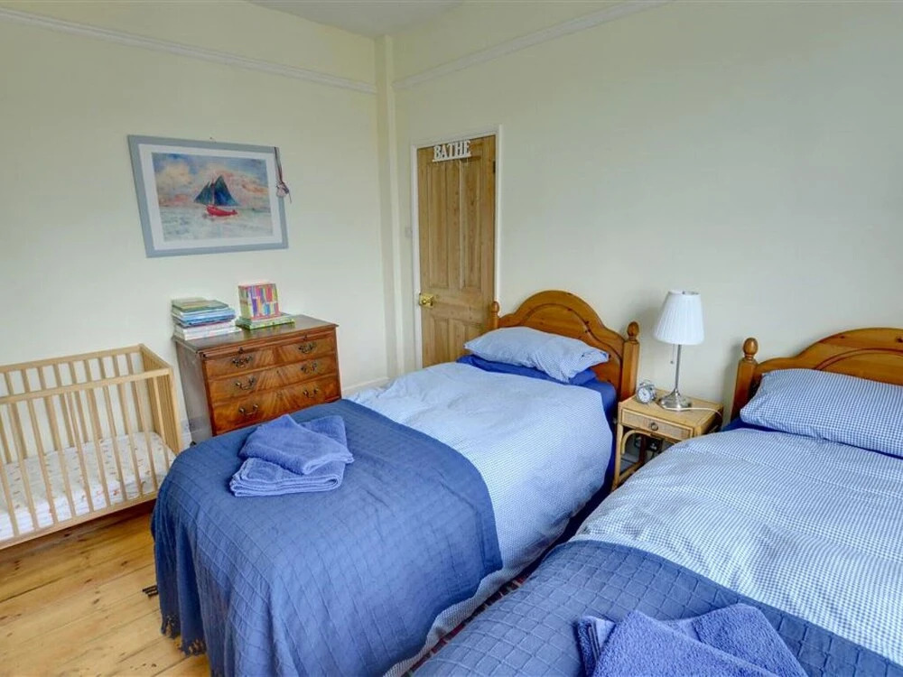 Vintage Holiday Home in Hythe With Garden