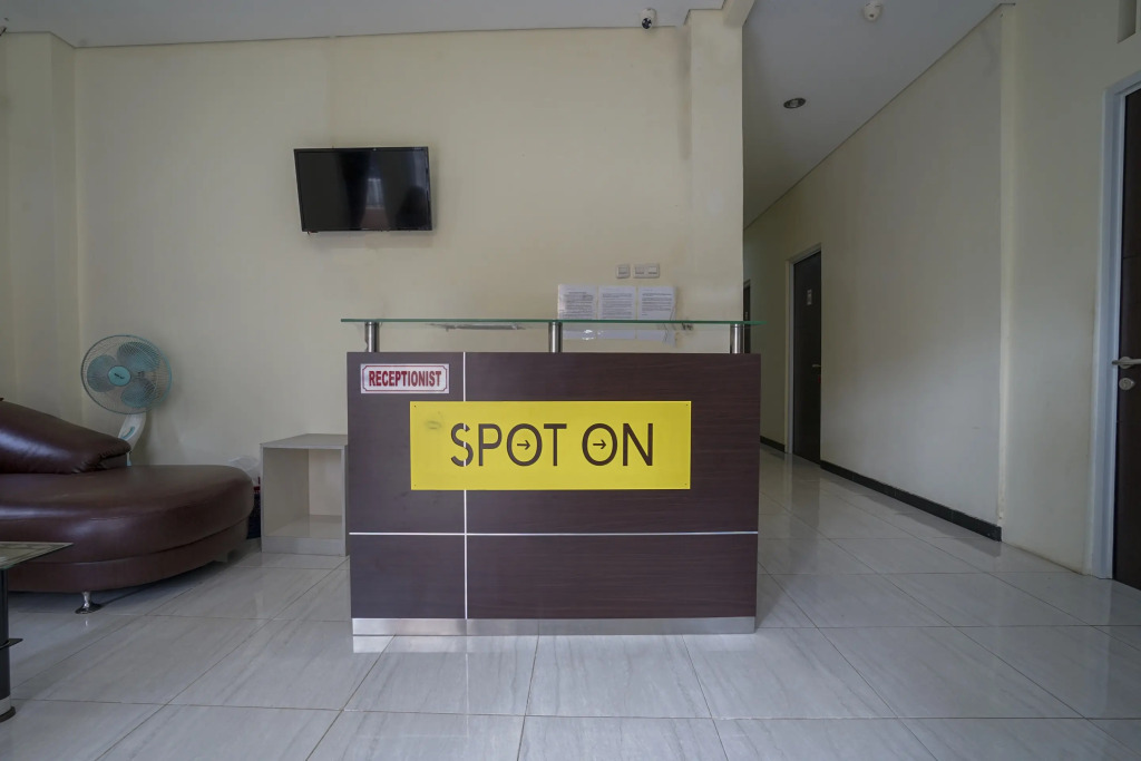 RedDoorz Syariah Near Transmart Mall Palembang