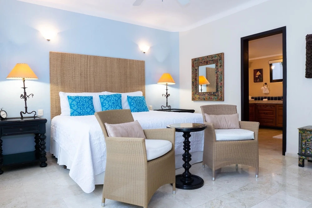 Royal Palms 8 2 Bedroom Condo by RedAwning