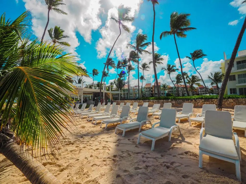 1 Br seaside Penthouse close to amenities