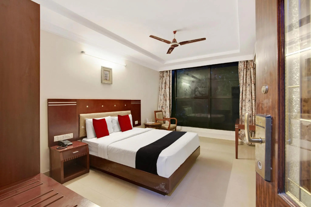 Capital O 11148 Amethyst Business Hotel