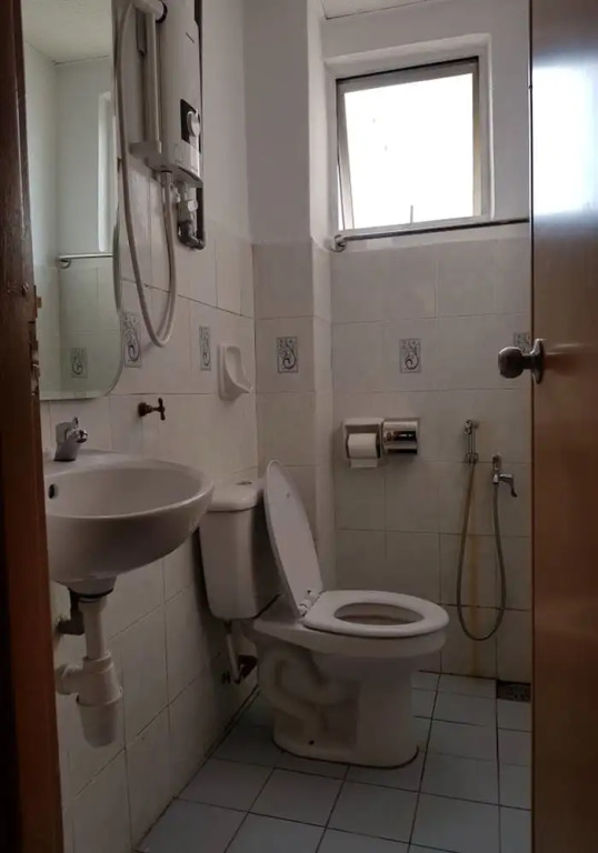 Anjung Apartment 3BR 8