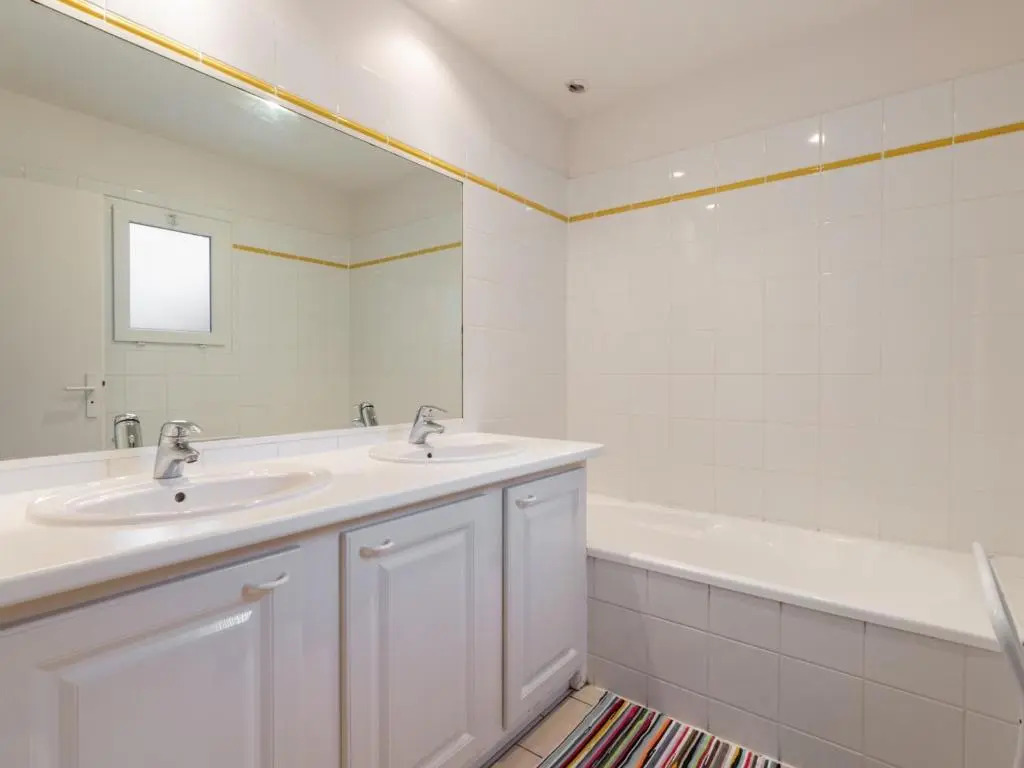 Villa a Biscarrosse Avec Piscine Chauffee Et Jardin Pour 6 Personnes - Fr-1-521-93