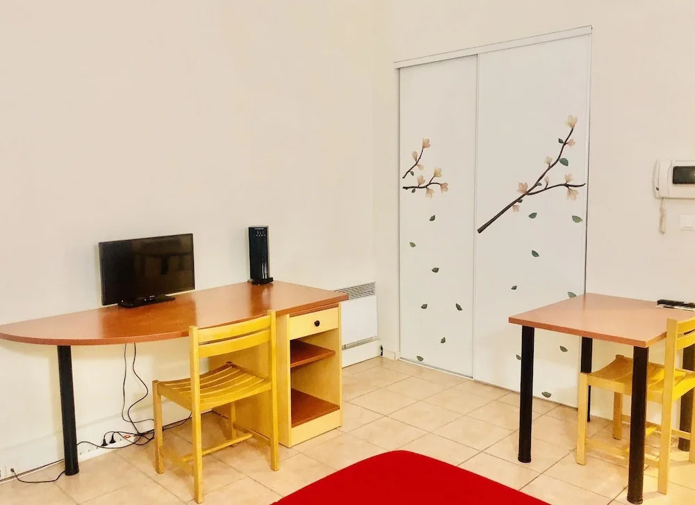 Villa with One Bedroom in Nîmes