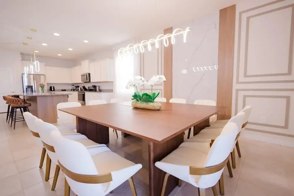 1643 LA - Luxurious Retreat Windsor at Westside
