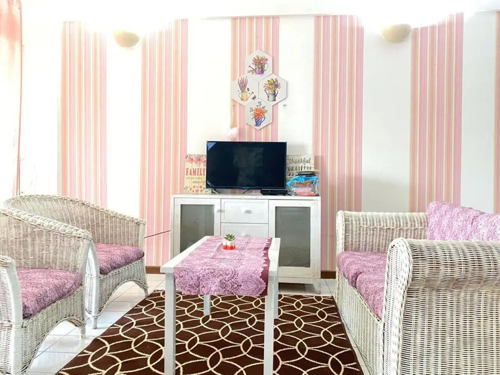 Paradise resort Apartment 2 bedroom Seaview and beachfront Family friendly unit