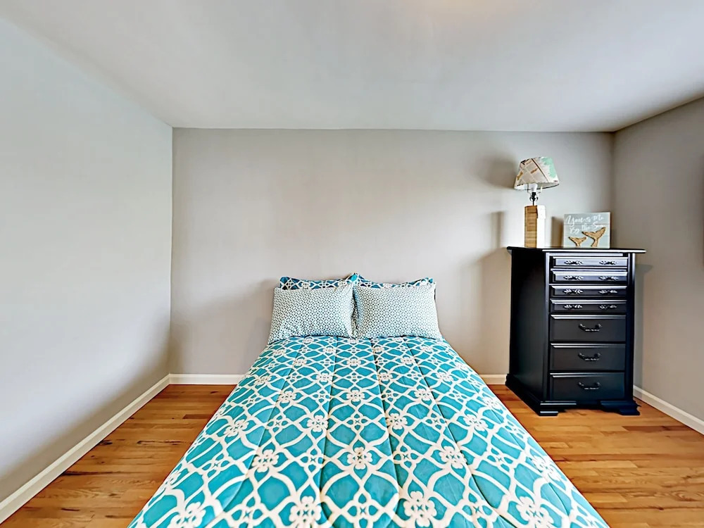Contemporary Home 3 Bedrooms 2 Bathrooms Home