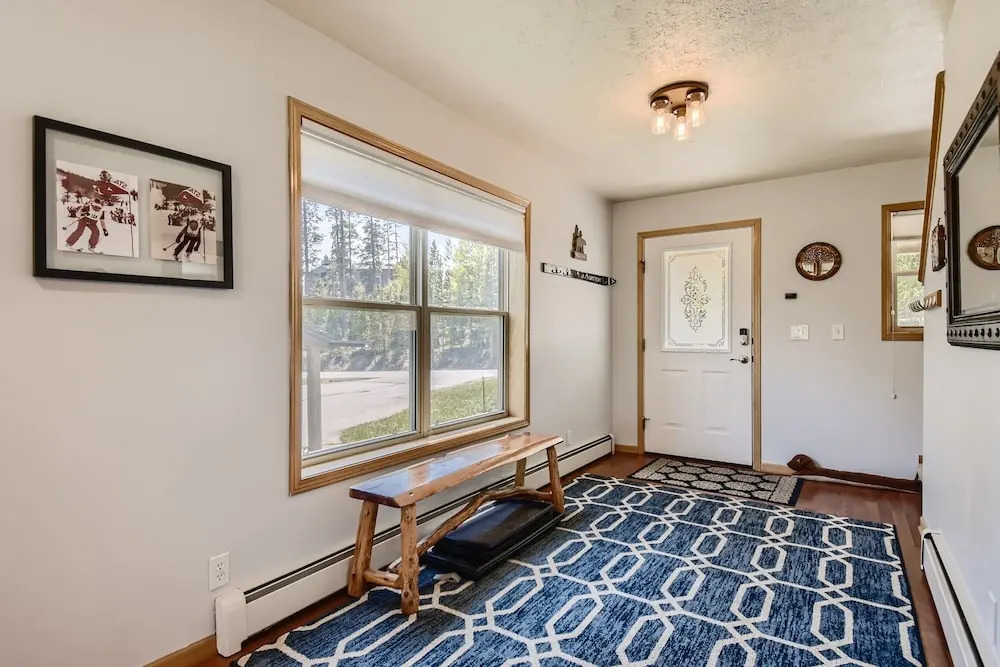 Mountain Getaway! Minutes From Family Fun-come Relax And Have A Blast! 4 Bedroom Home by RedAwning