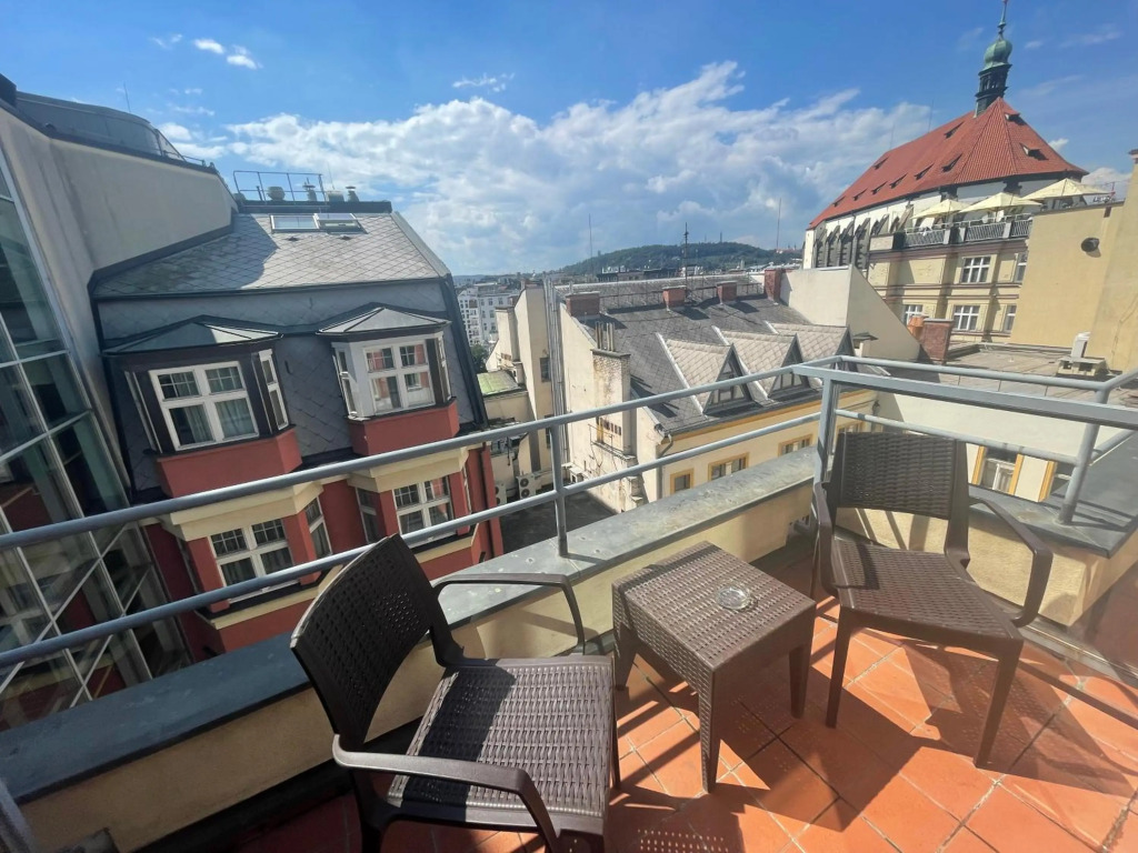 EA Hotel Julis