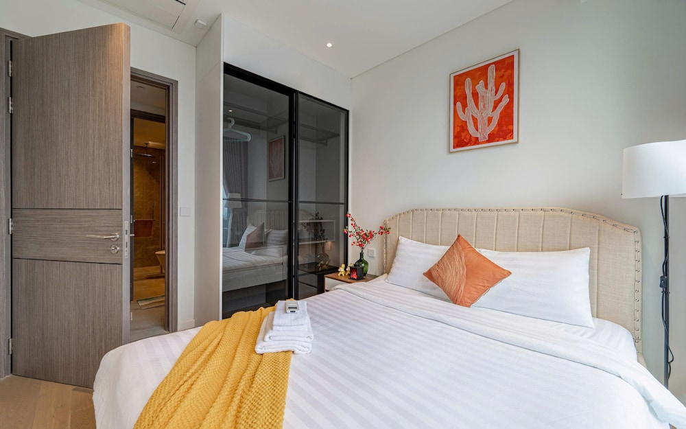 Honey The Opera Luxury Residence