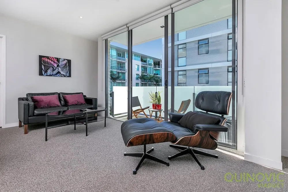 QV Large Stylish Viaduct Apartment - 772