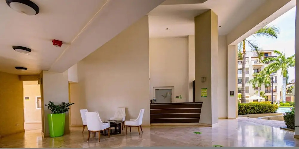 One Bedroom w Amazing Views GYM Resort Amenities