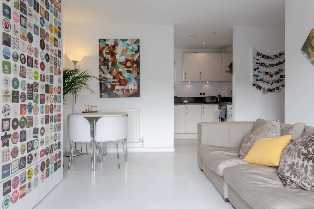 Modern and Bright 2 Bedroom Flat Near Burgess Park in Peckham