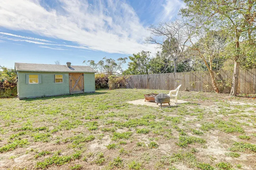 Sarasota Home w/ Heated Pool: 3 Mi to Airport!