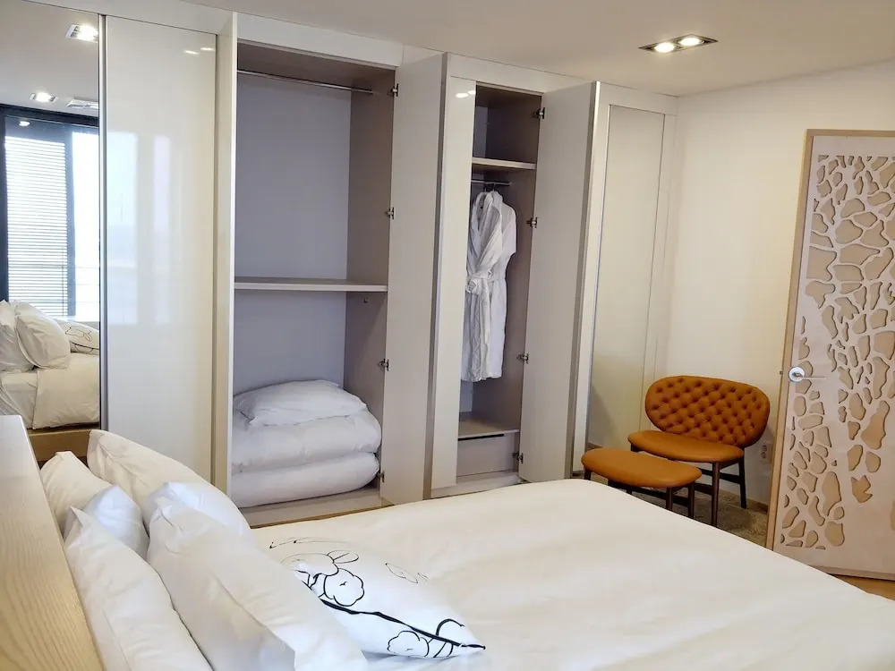 Seongsan Ochae Private Villas