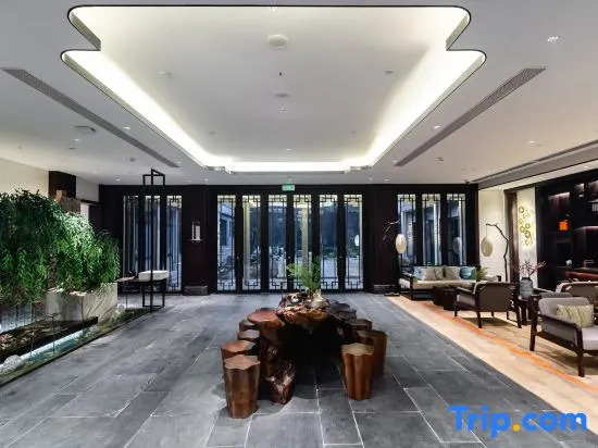 No. 8 Courtyard Homestay (Daming Lake Baotu Spring)