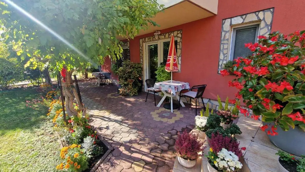 Veronika Villa