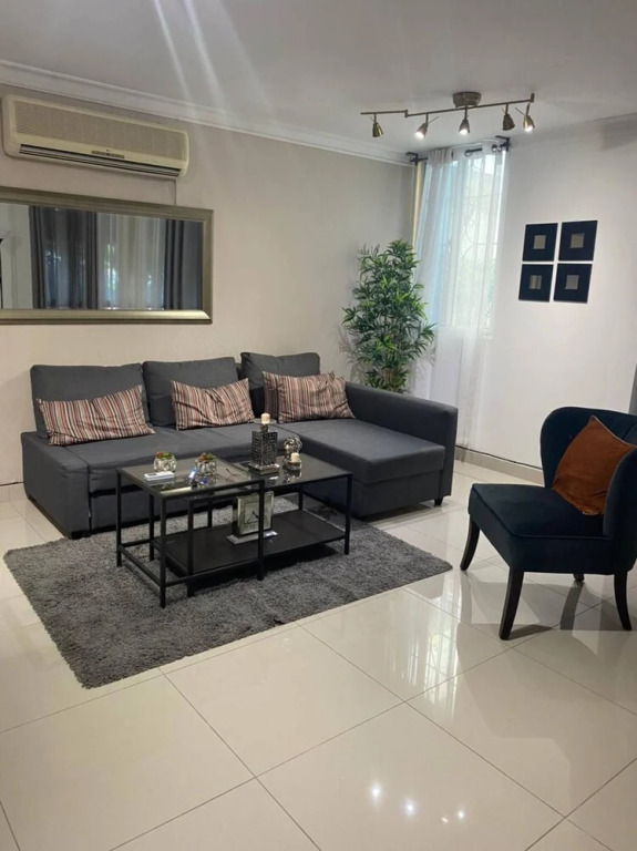"park / Smart Tv / Wifi / Parking / Elegant / Sofa"
