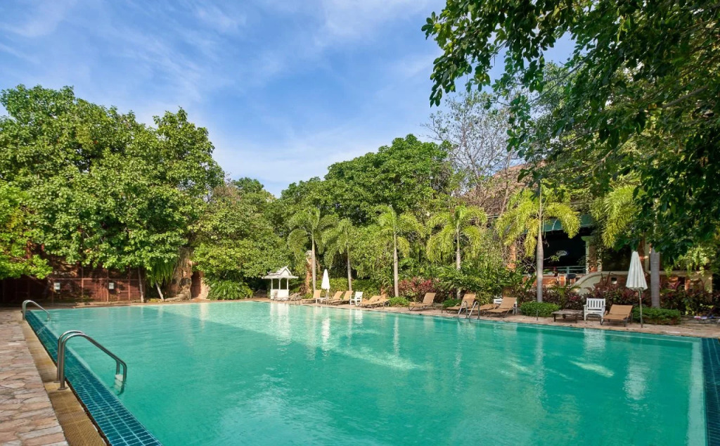 Floral Hotel  Dolphin Circle Pattaya