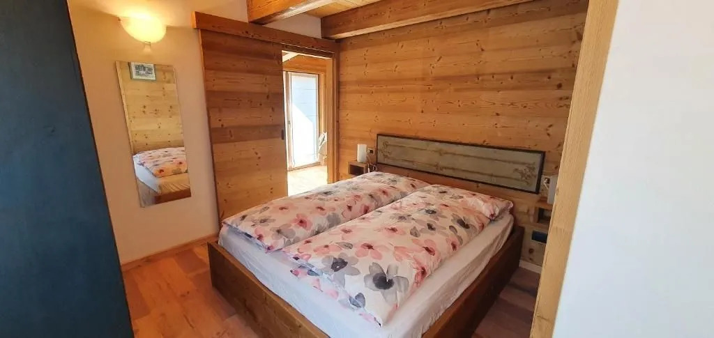 Paradise Lodge