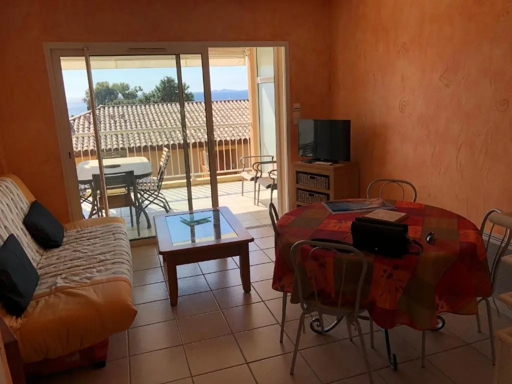 PORTICCIO, AGOSTA PLAGE vue mer pour 6 p, 2 ch, PROMO 7 nuits
