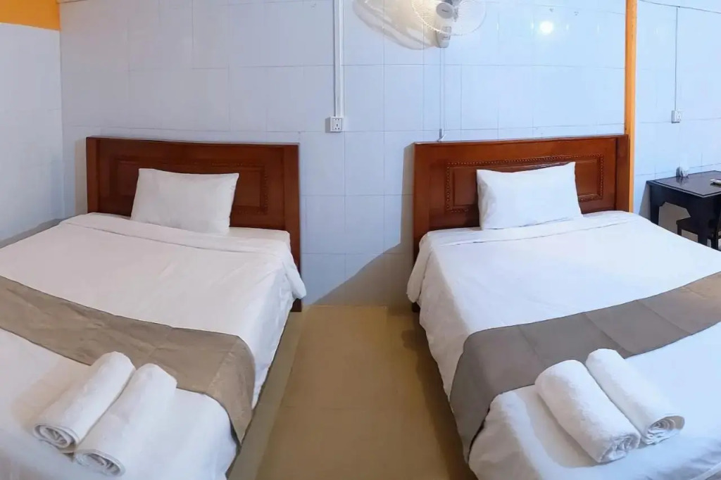 Super Star Hotel
