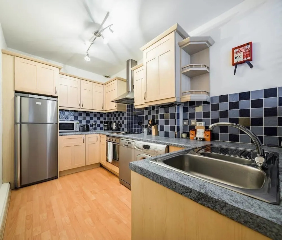 Spacious 2BR Home in Islington - up to 6 Guests!
