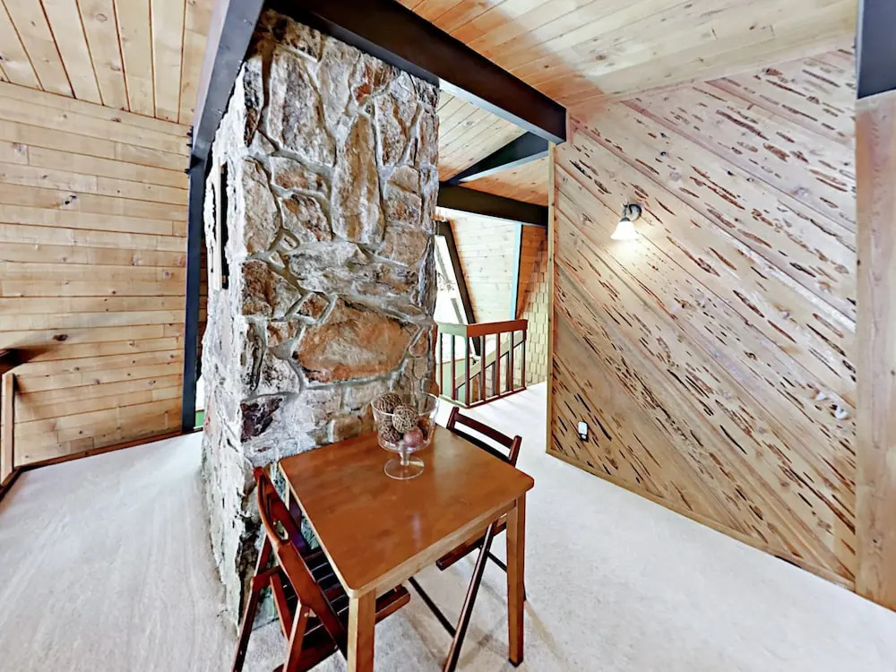 3br Gem, Walk To Tahoe House Bakery 3 Bedroom Cabin