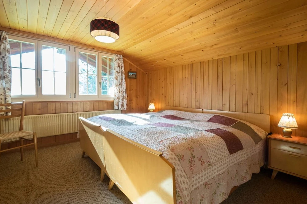 Gstaad - Amazing Lake Chalet