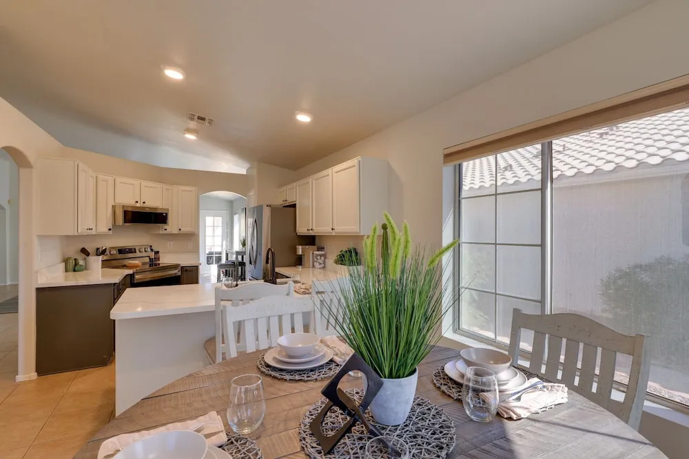 Golf Course View! Dog-friendly Retreat in Glendale