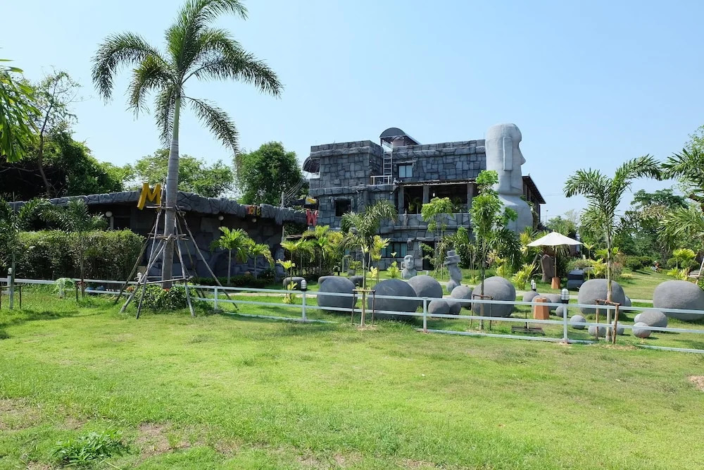 Moai Homeplace