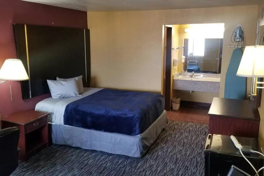 OSU 2 Queens WI-FI Hotel 208 Booking