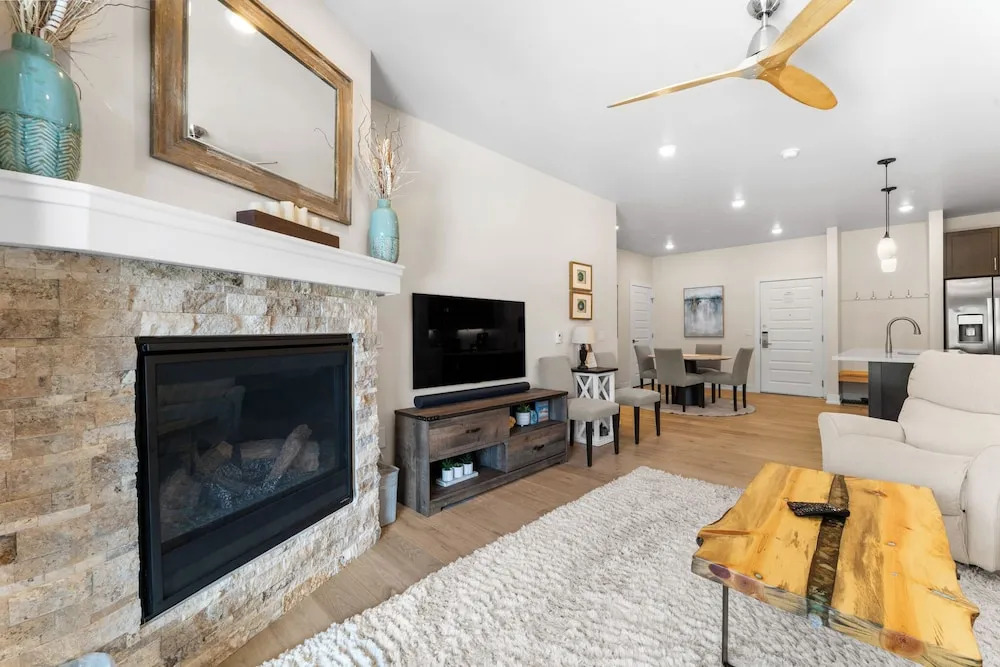 Clearwater Lofts #302, Building 3 By Summit County Mountain Retreats