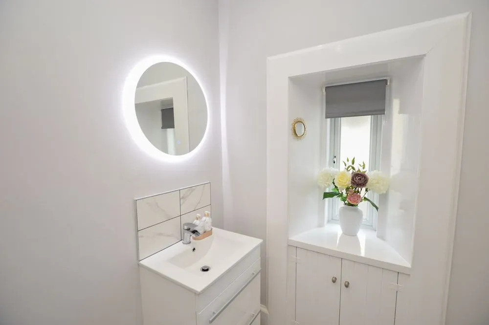 The Gallery Apartment