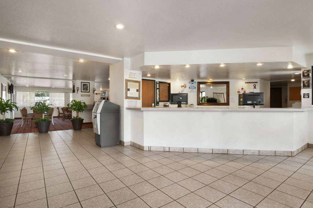 Super 8 by Wyndham Austin North/University Area
