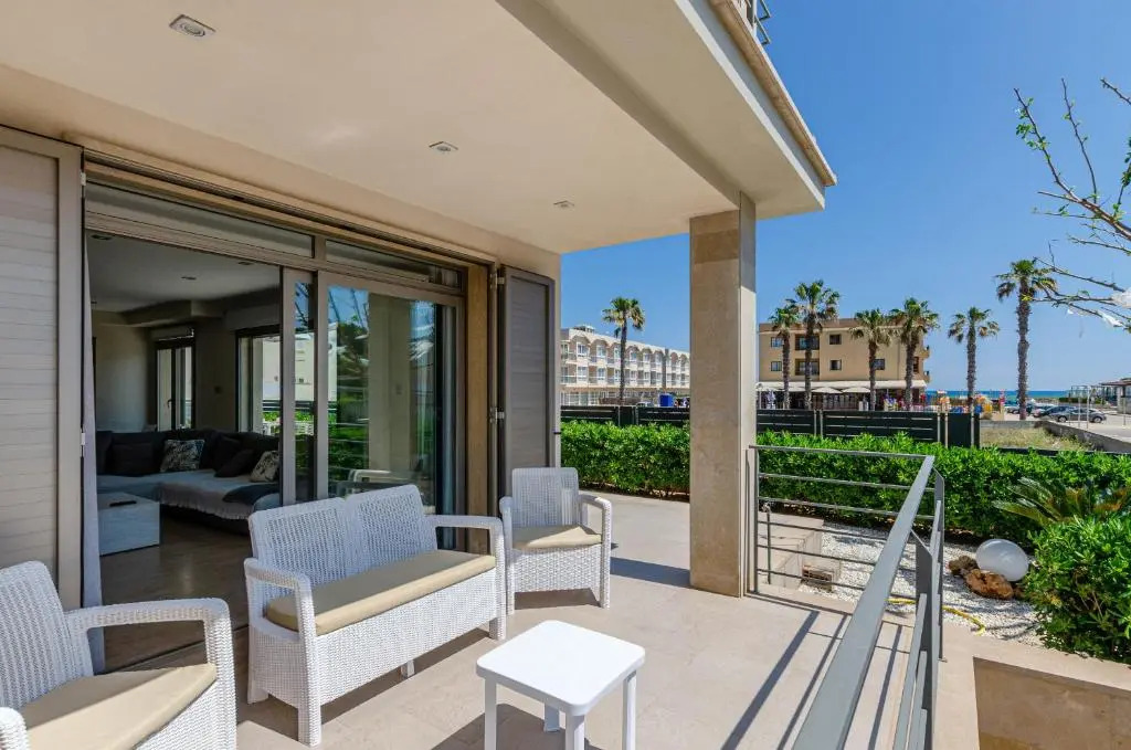 YourHouse Antonia, sea view house with terrace